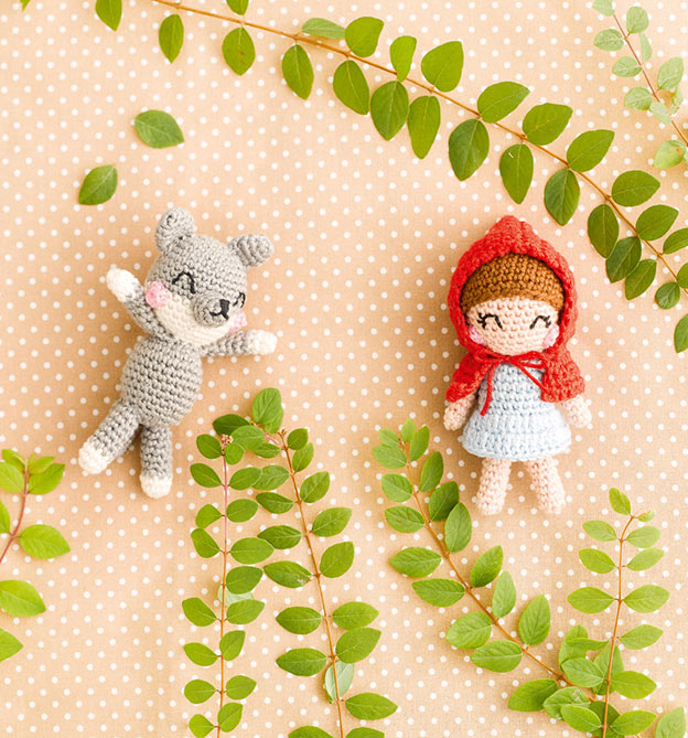 Rotkäppchen und Wolf als Häkelminis
