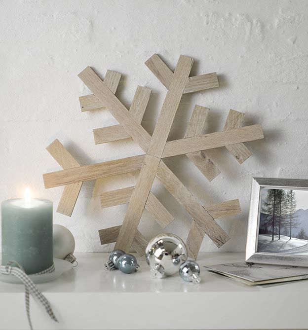 Schneeflocke aus Holz