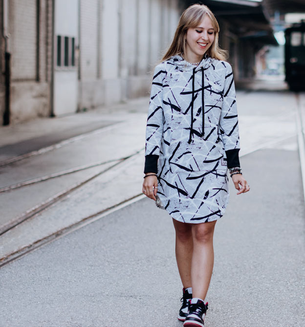 Kinderkleidung nähen: Anleitung für Kleid aus Jersey nähen