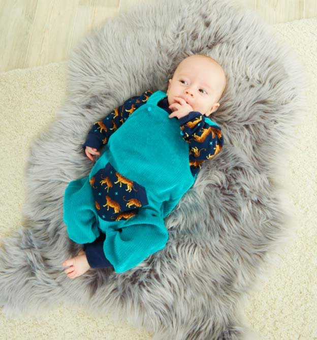 Nähen mit Jersey Klimperleicht - Strampler für Baby nähen - Schnittmuster von Klimperklein