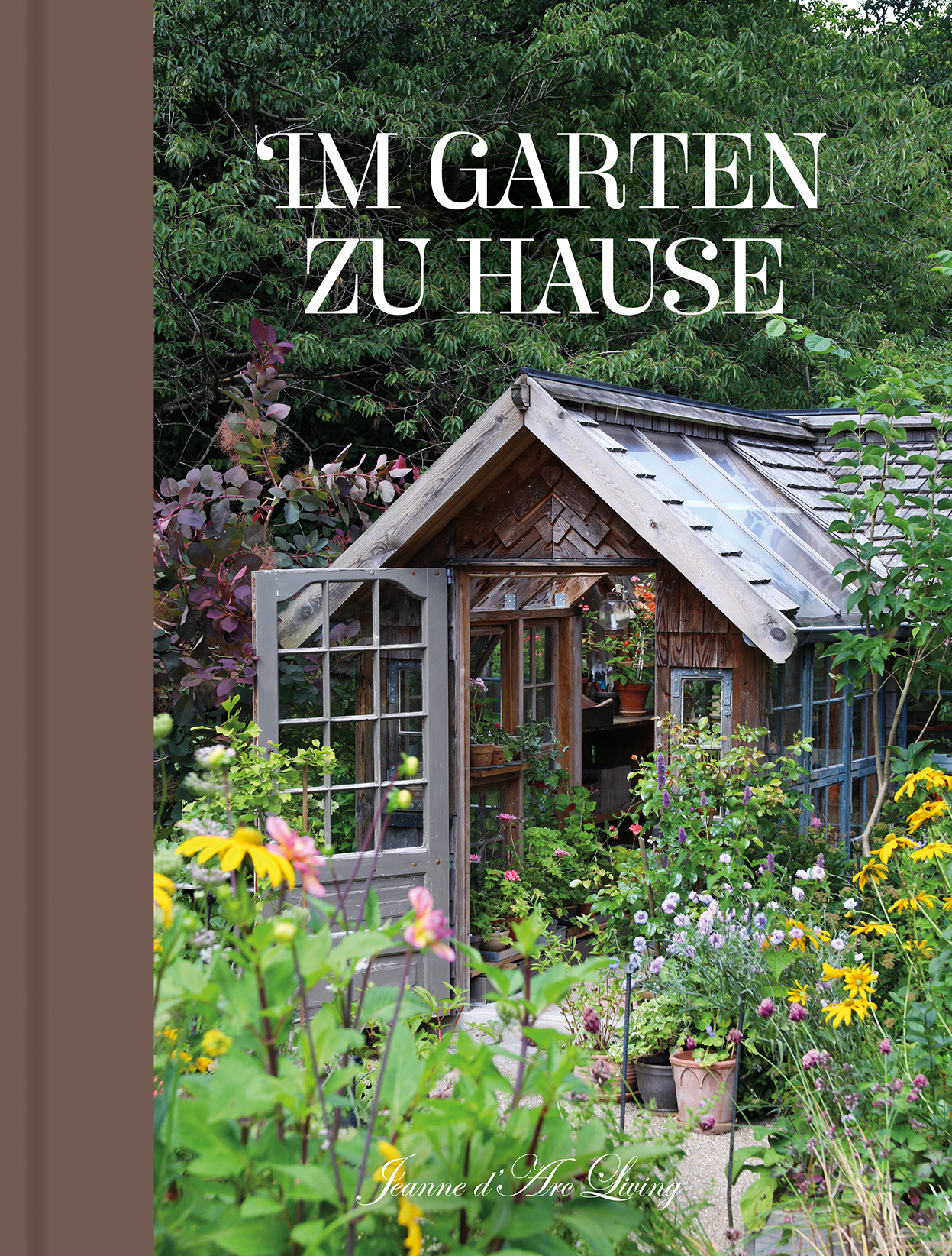 Jeanne d'Arc Living. Im Garten zu Hause.
