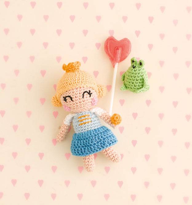 Froschkönigin als Häkelmini