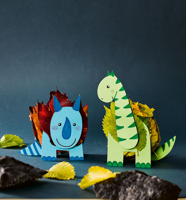 Dinos mit Blättern basteln