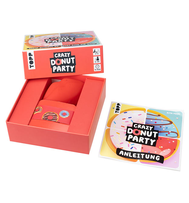 Spielschachtel geöffnet mit Anleitung