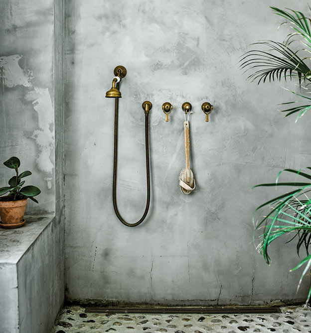 Dusche im skandinavischen Einrichtungsstil