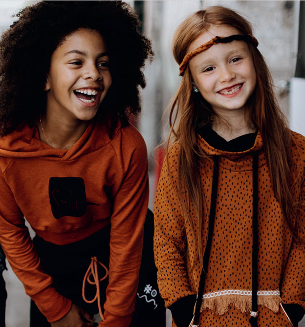 Kinderkleidung nähen: Kleid und Pullover nähen 