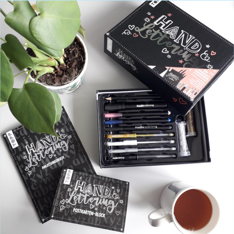 Das Handlettering Set komplett von innen mit Material