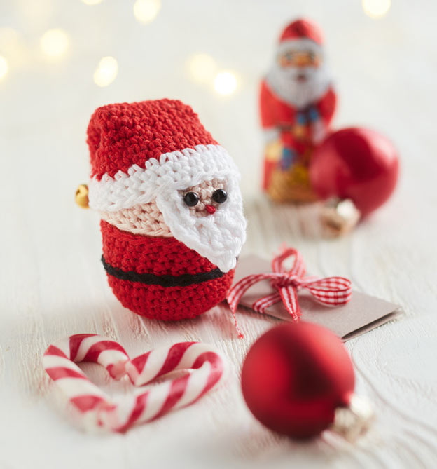 Kleinen Weihnachtsmann als Mitbringsel haekeln